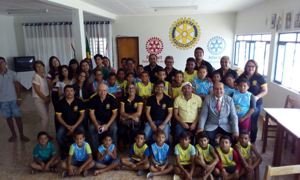 Governador do Distrito 4.500 do Rotary Club na sede da instituição em São José do Egito. Fotos: Rotary Club/RC Distrito 4.500/Geraldo Palmeira